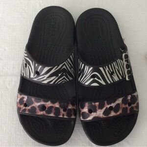 Crocs Women Classic Graphic Two-Strap Sandals Black & Multi color Size 4